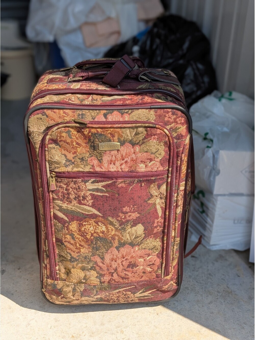 Vintage Ricardo Bordeaux Beverly Hills Floral Pattern Rolling Suitcase